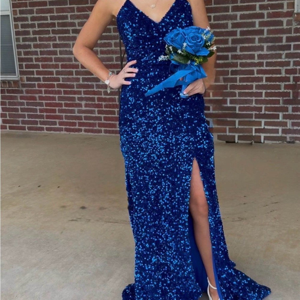 Elegant Blue Sequin Evening Gown